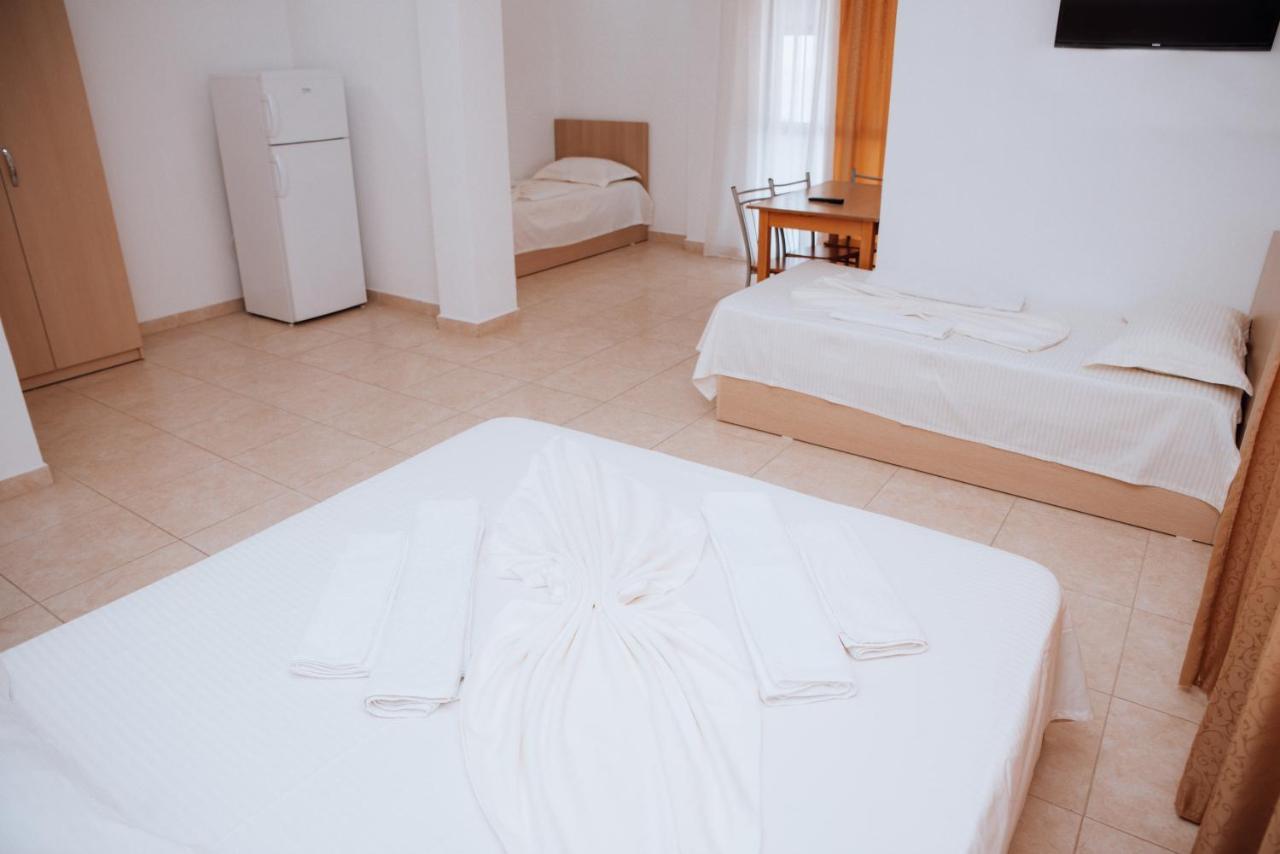 Hotel Perdja Velipojë エクステリア 写真