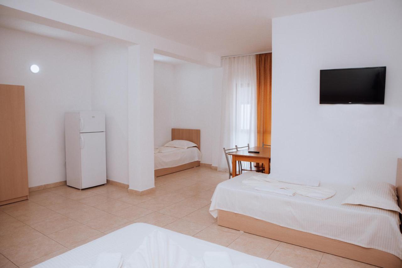 Hotel Perdja Velipojë エクステリア 写真